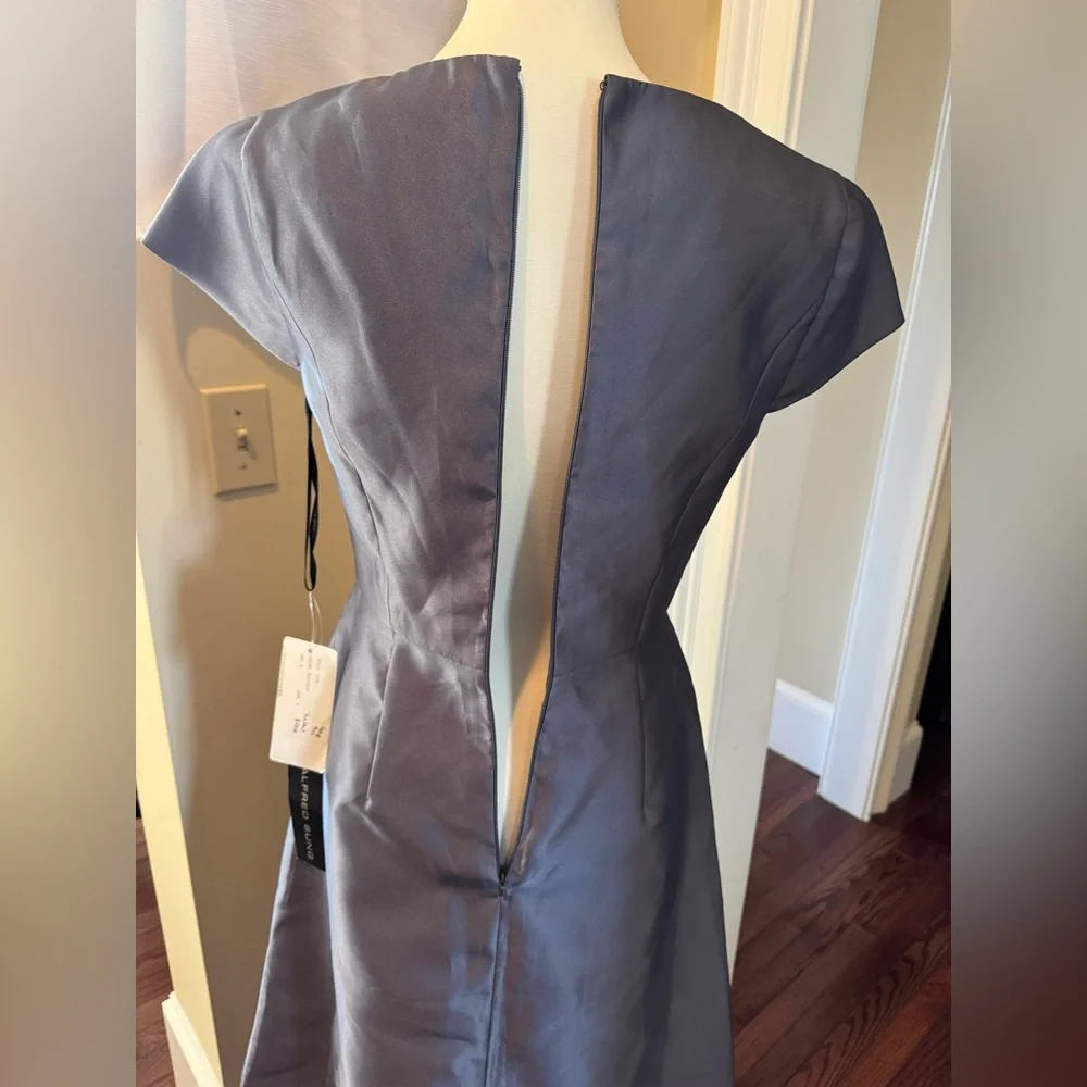 NWT Alfred Sung Cap Sleeve‎ V-Neck Satin Gown with Pockets Silverstone Size 4 - Picture 7 of 17